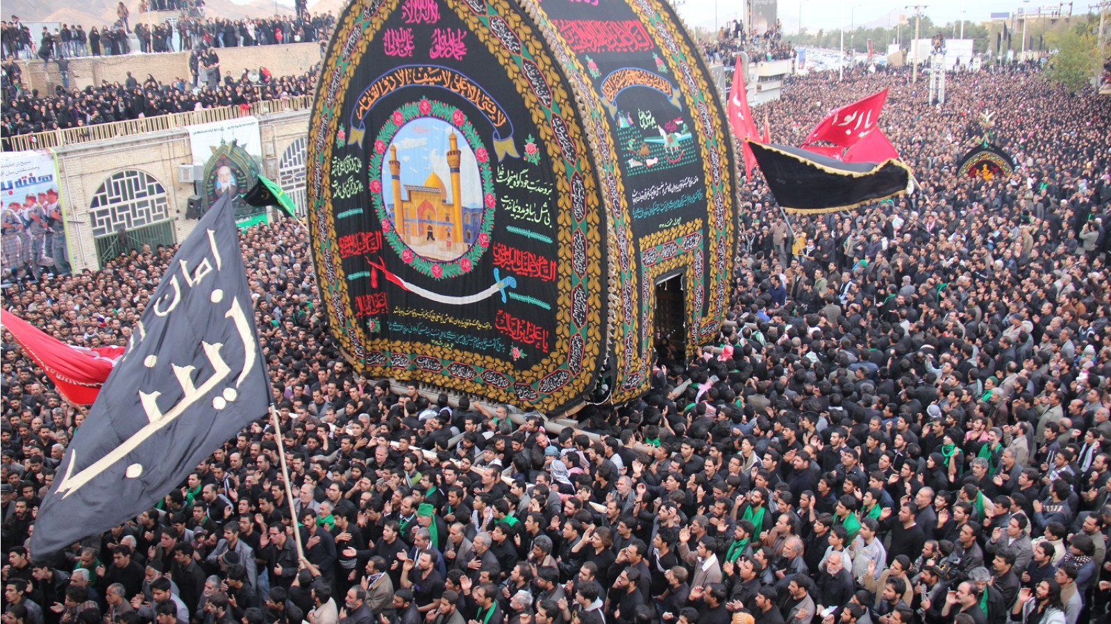 مراسم جر النخیل فی مدینة تفت