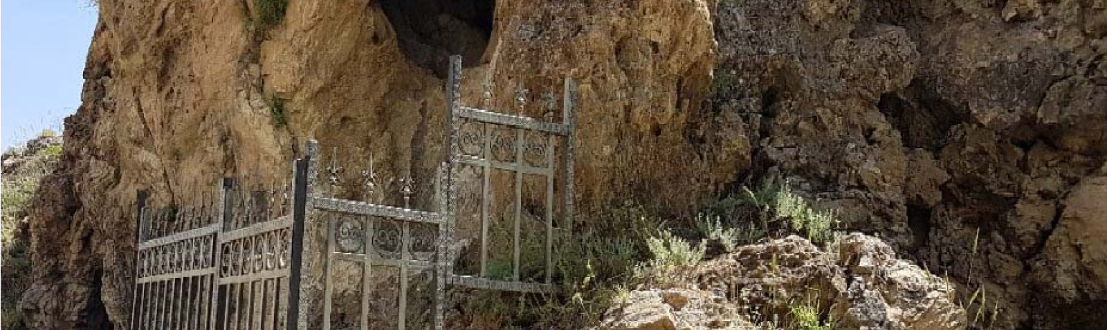 Eyn ol Rrum Spring and Historical Inscription