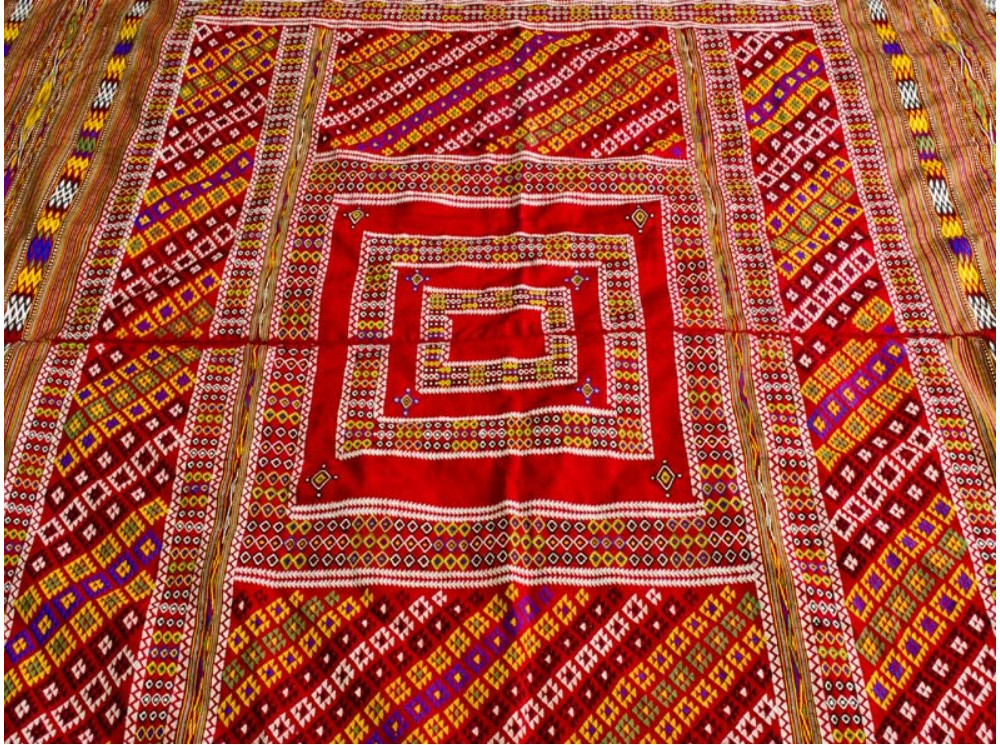 ابریشم بافی