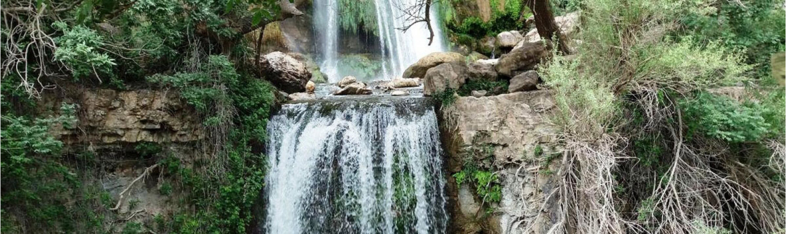 Tang-e Tamoradi waterfalls