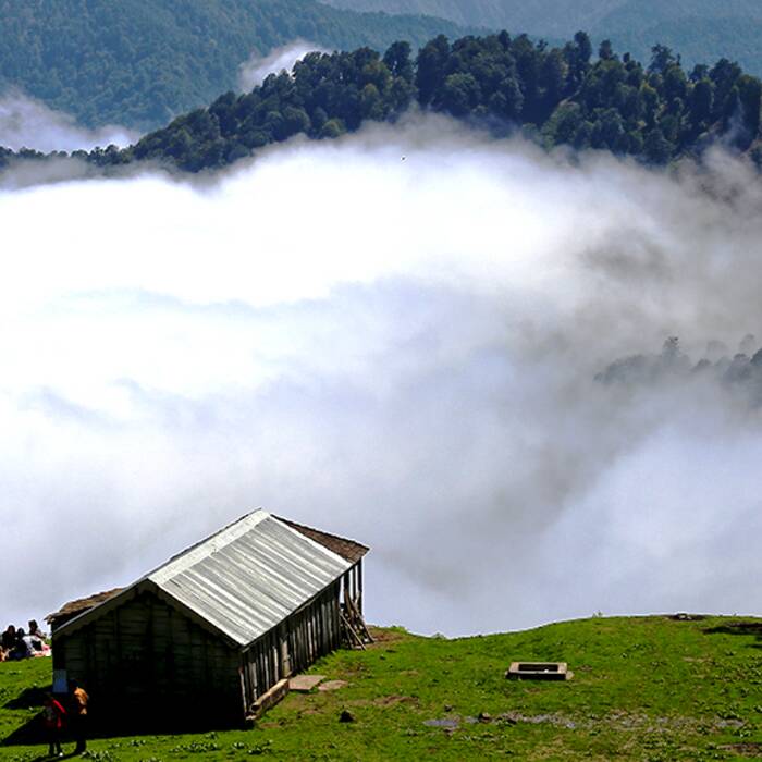 بر بام ابر و مه