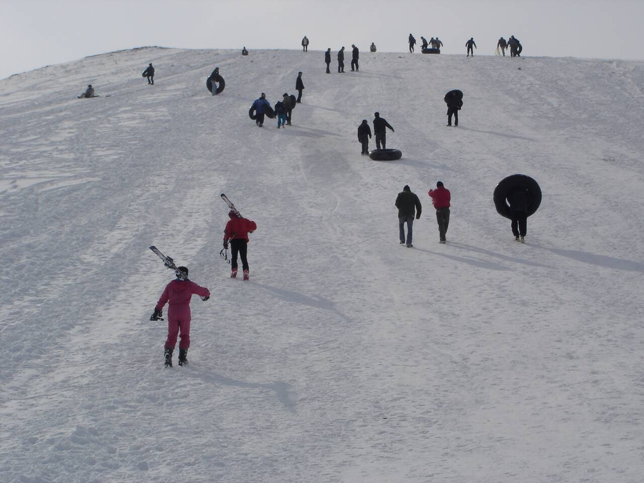 برف بازی و اسکی در روستای آلوارس