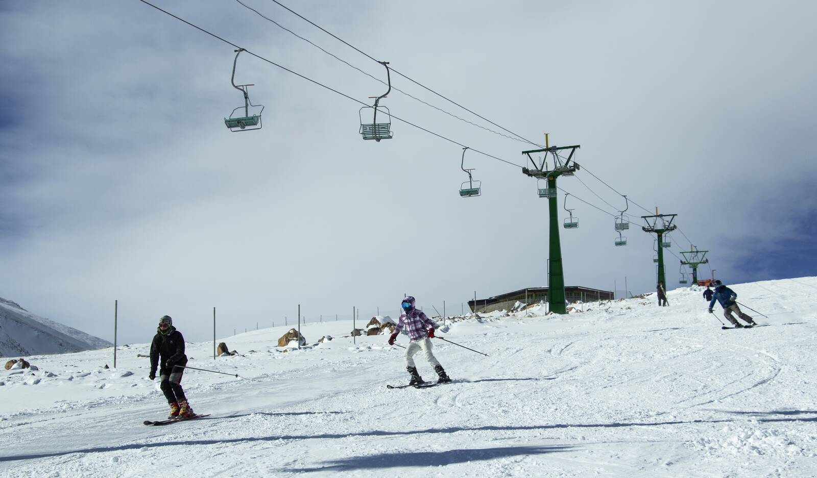 برف بازی و اسکی در روستای آلوارس